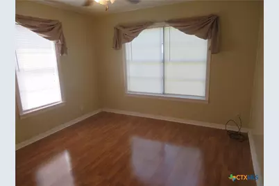 110 Sandra, Edna, TX 77957 - Photo 25