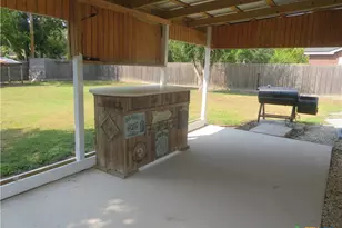 110 Sandra, Edna, TX 77957 - Photo 13