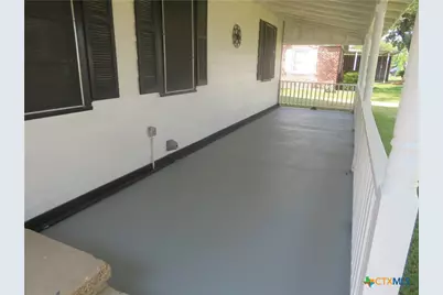 110 Sandra, Edna, TX 77957 - Photo 5