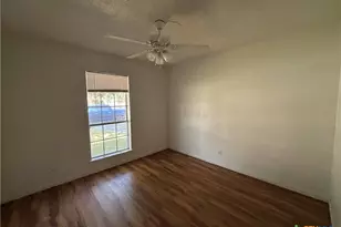 115 Bowling Green Dr, Victoria, TX 77904 - Photo 11