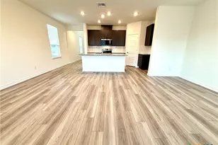 433 Panther Pass, Seguin, TX 78155 - Photo 3