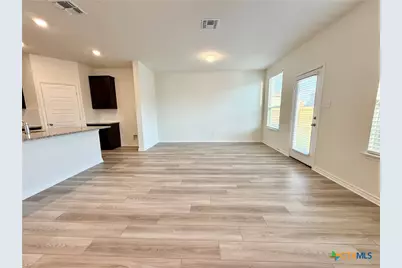 433 Panther Pass, Seguin, TX 78155 - Photo 13