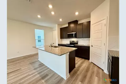 433 Panther Pass, Seguin, TX 78155 - Photo 7