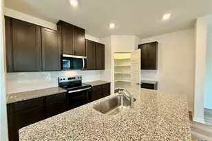 433 Panther Pass, Seguin, TX 78155 - Photo 15