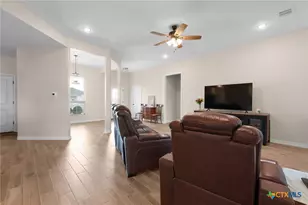 101 Hillside Ln, Lampasas, TX 76550 - Photo 15