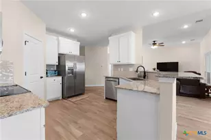 101 Hillside Ln, Lampasas, TX 76550 - Photo 3