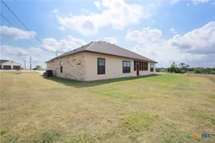 101 Hillside Ln, Lampasas, TX 76550 - Photo 41