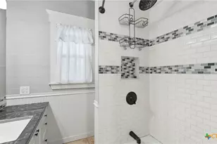 486 E South St, New Braunfels, TX 78130 - Photo 21