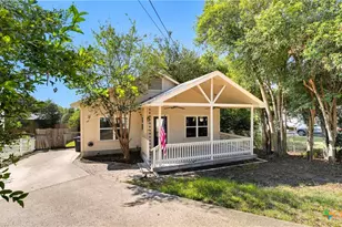 486 E South St, New Braunfels, TX 78130 - Photo 3