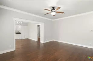 486 E South St, New Braunfels, TX 78130 - Photo 11