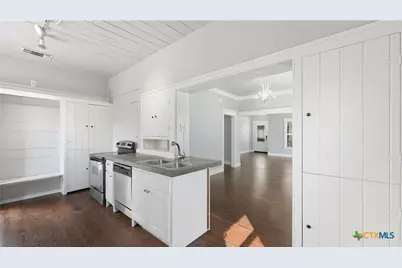 486 E South Street, New Braunfels, TX 78130 - Photo 15