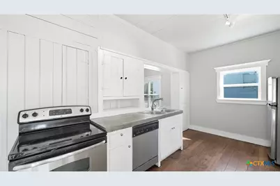 486 E South Street, New Braunfels, TX 78130 - Photo 17