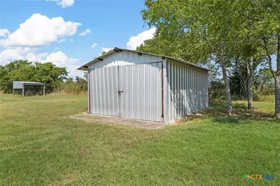 3433 W Tours Road, West, TX 76691 - Photo 35