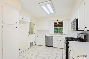 423 Carothers St, Copperas Cove, TX 76522 - Photo 11