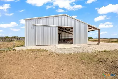 475 County Road 240, Gonzales, TX 78629 - Photo 31