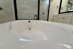 226 Sand Lilly Dr, Temple, TX 76502 - Photo 17