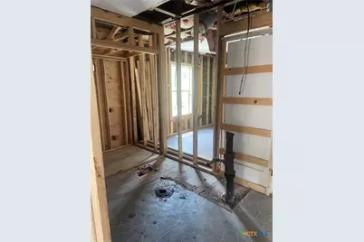 218 S Bright Street, Gonzales, TX 78629 - Photo 5