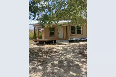 218 S Bright Street, Gonzales, TX 78629 - Photo 1