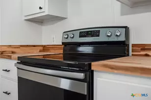 1003 W Toledo St, Seadrift, TX 77983 - Photo 27