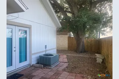 406 Rattan Drive, Victoria, TX 77901 - Photo 11