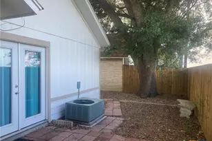 406 Rattan Dr, Victoria, TX 77901 - Photo 11