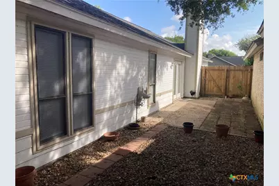 406 Rattan Drive, Victoria, TX 77901 - Photo 15