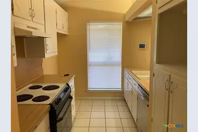 406 Rattan Drive, Victoria, TX 77901 - Photo 5