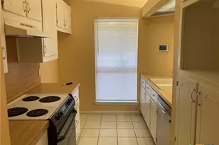 406 Rattan Dr, Victoria, TX 77901 - Photo 5