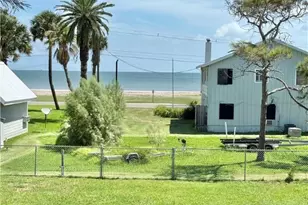 208 N Washington Blvd, Port O'Connor, TX 77982 - Photo 3