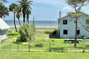 208 N Washington Blvd, Port O'Connor, TX 77982 - Photo 3