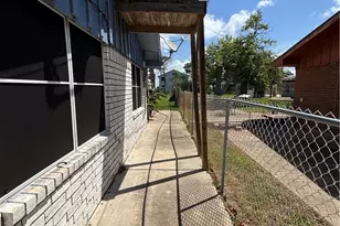 208 N Washington Blvd, Port O'Connor, TX 77982 - Photo 33