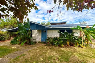 208 N Washington Blvd, Port O'Connor, TX 77982 - Photo 1