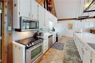 43 Twin Lakes Cir, Victoria, TX 77905 - Photo 13