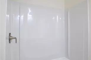 906 E Crestwood Dr, Victoria, TX 77901 - Photo 13