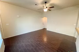 602 Creekside Cir, New Braunfels, TX 78130 - Photo 3