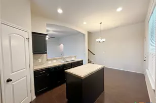 602 Creekside Cir, New Braunfels, TX 78130 - Photo 9