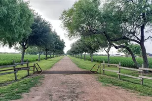 847 Oliver Rd, Victoria, TX 77904 - Photo 1