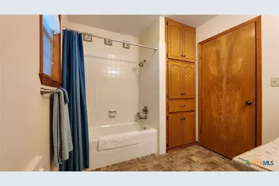 847 Oliver Road, Victoria, TX 77904 - Photo 25