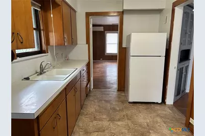 816 S Austin Street, Seguin, TX 78155 - Photo 11