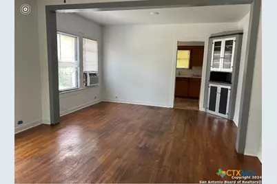 816 S Austin Street, Seguin, TX 78155 - Photo 7