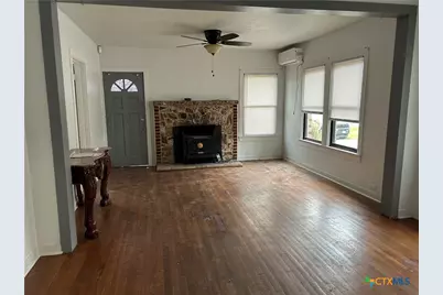 816 S Austin Street, Seguin, TX 78155 - Photo 5