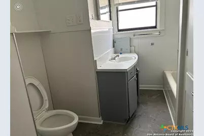 816 S Austin Street, Seguin, TX 78155 - Photo 15