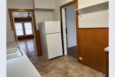 816 S Austin Street, Seguin, TX 78155 - Photo 9