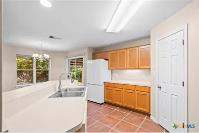 409 Newhaven Street, Victoria, TX 77904 - Photo 7