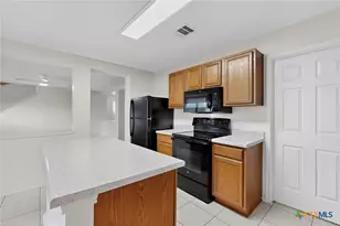 109 Comal Cove, Elgin, TX 78621 - Photo 27