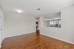 109 Comal Cove, Elgin, TX 78621 - Photo 7