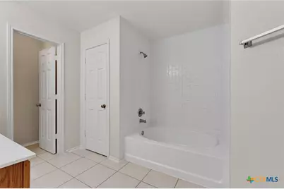 109 Comal Cove, Elgin, TX 78621 - Photo 9