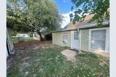 211 Lackey, Cuero, TX 77954 - Photo 11