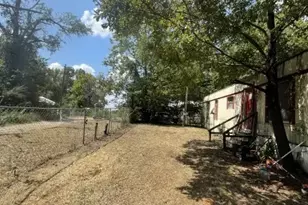 1503 Eilenstein St, Palestine, TX 75801 - Photo 3