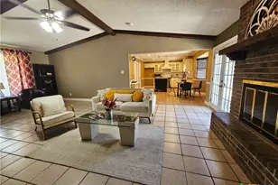 1648 Eastwood Dr, Seguin, TX 78155 - Photo 3